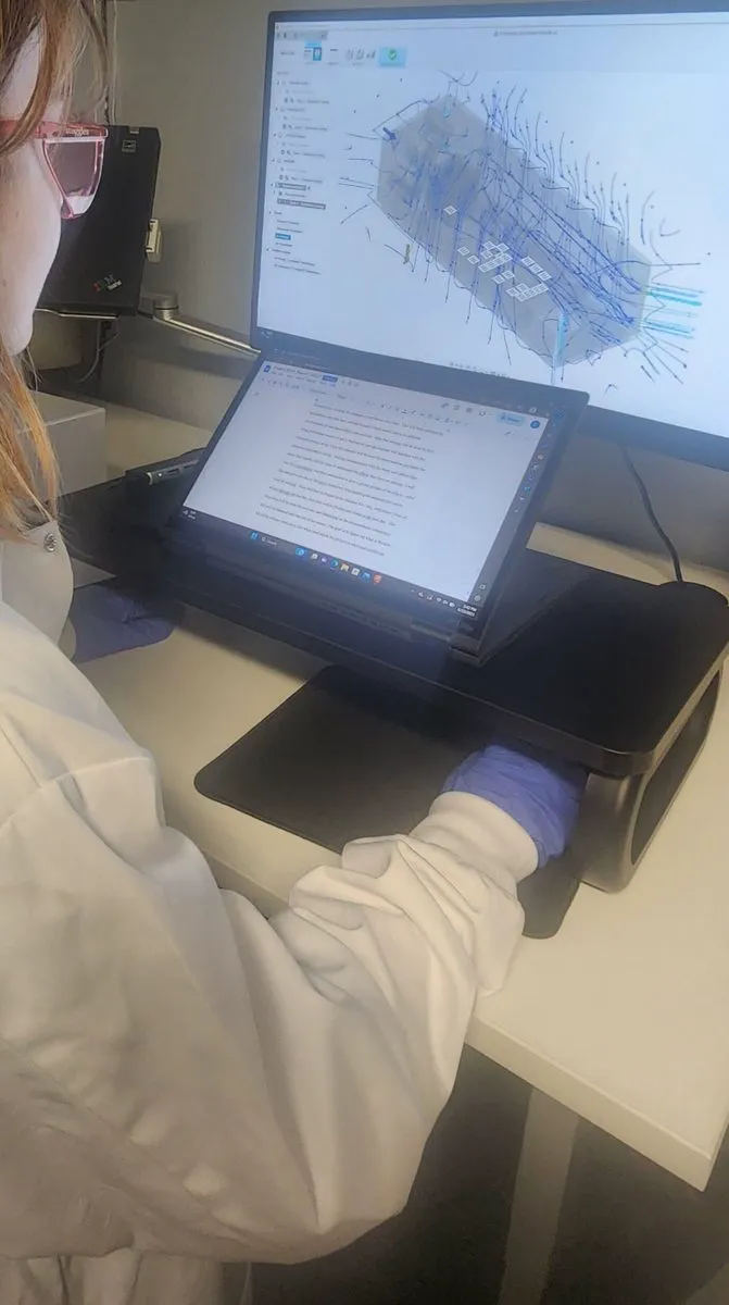 Preparing a print job at the EMA Print Lab workstation